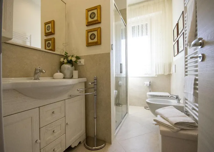 In Mons Iunonis * Αρέτσο