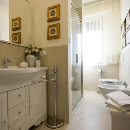 In Mons Iunonis * Arezzo