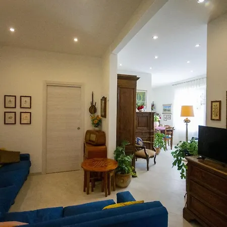 In Mons Iunonis Apartment