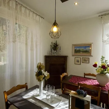 Apartment In Mons Iunonis